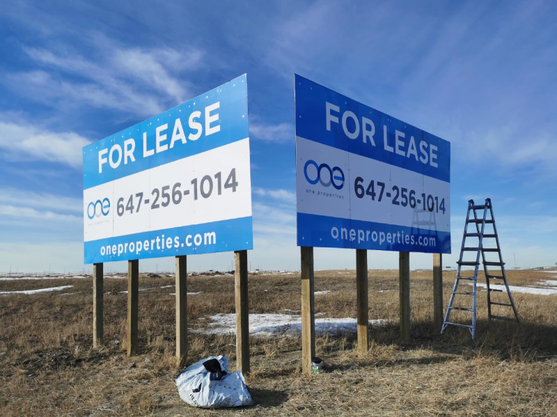 Monument / Pylon Signs